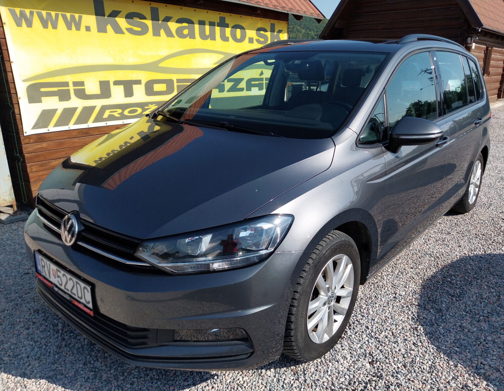 Volkswagen Touran 1.6 TDI  115k Edition Trend CENA: 14 999€ bez DPH 12 195€