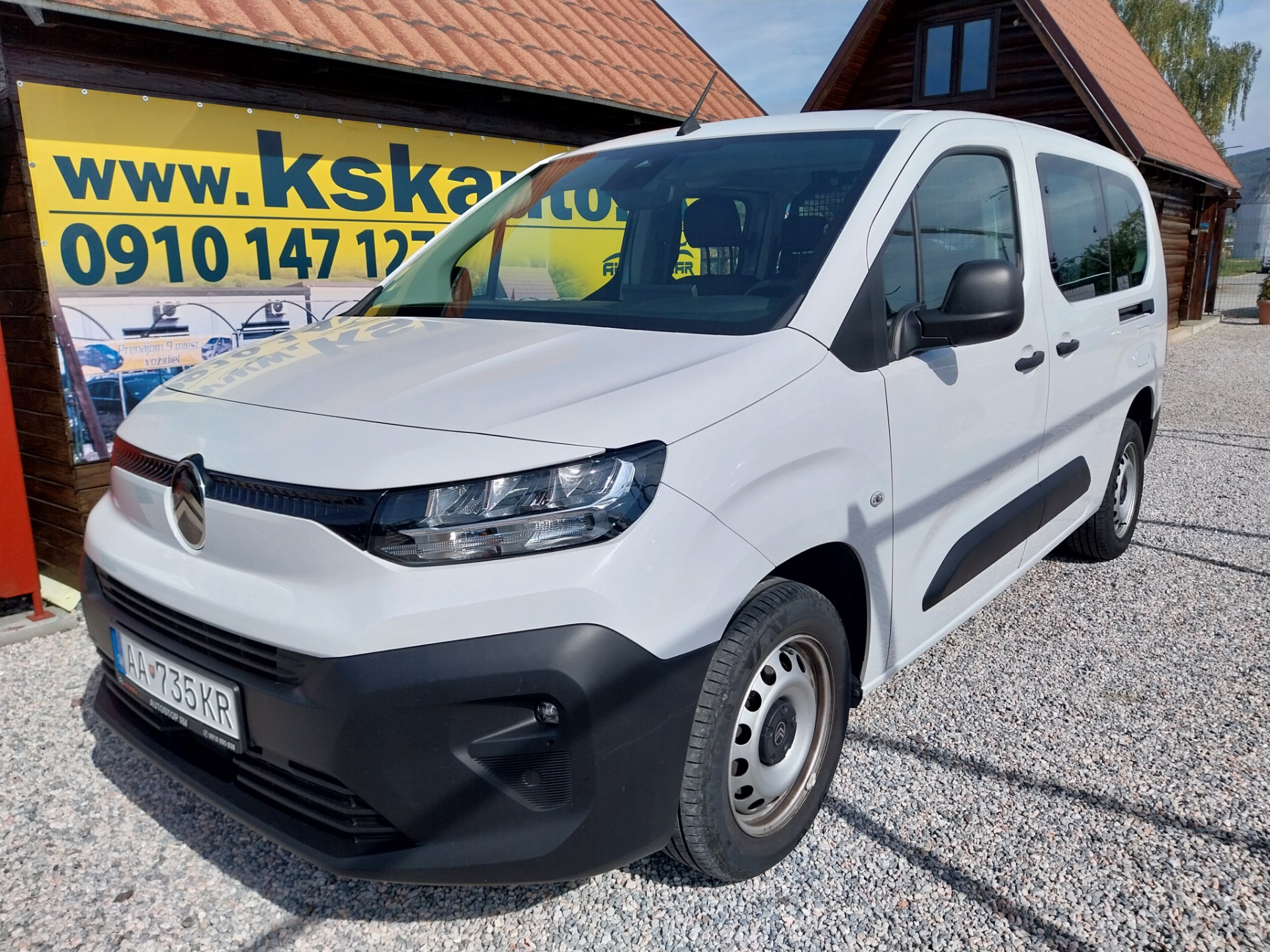 Citroën Berlingo 1,5 BlueHDi PLUS XLCena: 17 999 € odpočet DPH:  Cena bez DPH: 14 634 €